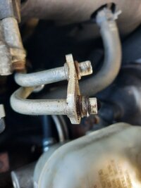 2004 Chevy Trailblazer 8mm bolts PS flange HP line on bottom.jpg